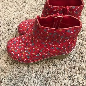 Genuine kids floral clog boots size 8 EUC
